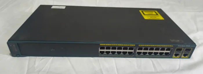 SWITCH DE REDE CATALYST MODELO WS-C2960-24TC-L