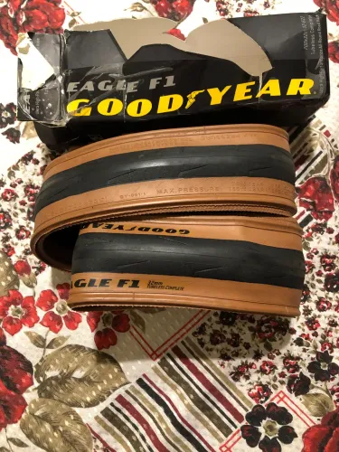 Pneu Speed Goodyear 700x32 Eagle F1 Kevlar Marrom Tube Type (uma unidade)