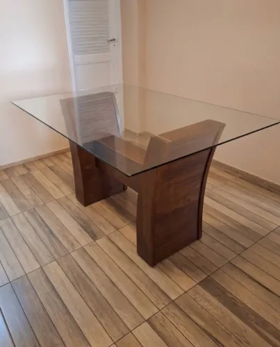 Mesa De Jantar De Madeira Maciça Com  Tampo De Vidro Beleza E Modernidade