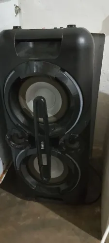 Caixa de som Philco.