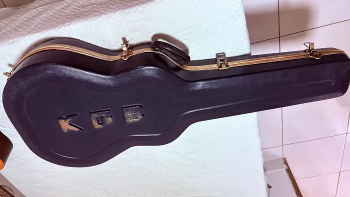 Cage Rígido KGB para violão Folk