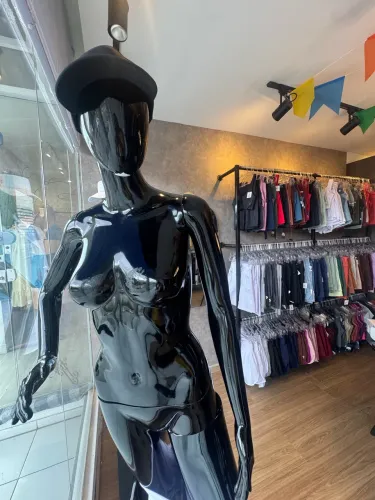 Manequim feminino primeira linha preto