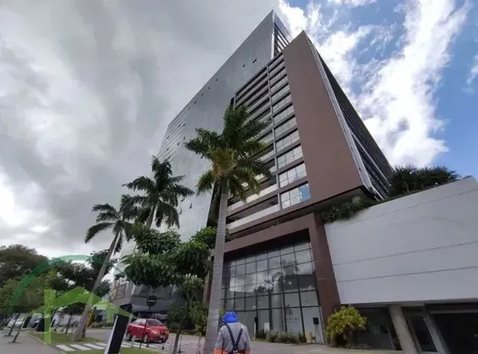 Soberano Mall / Sala Comercial / 9 8 2 2 3 8 9 7 3