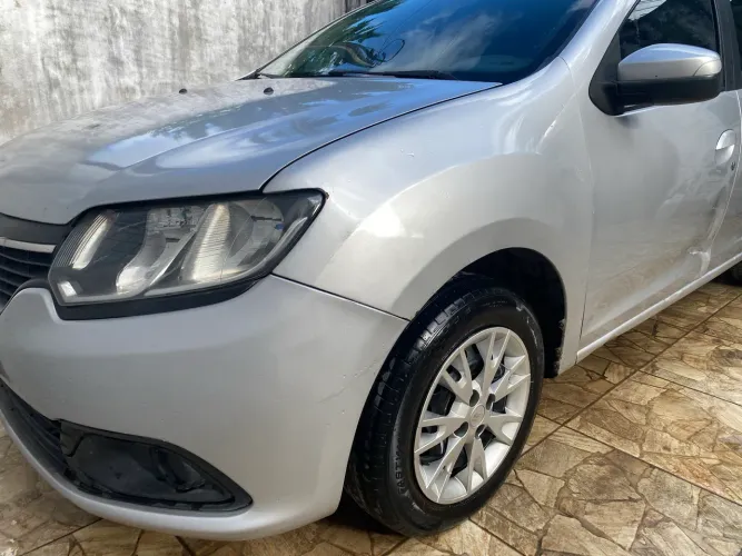Renault Logan Expression Hi-flex 1.6 8V 4P 2016