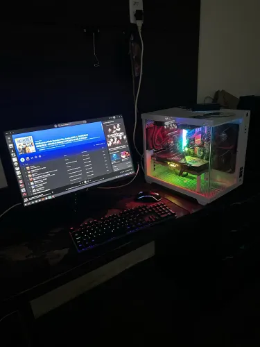 PC GAMER i7 9700k 16 GB RAM 2x8 GB RX 5700 XT 8GB SSD KINGSTON 480GB SATA HD 500 GB SATA