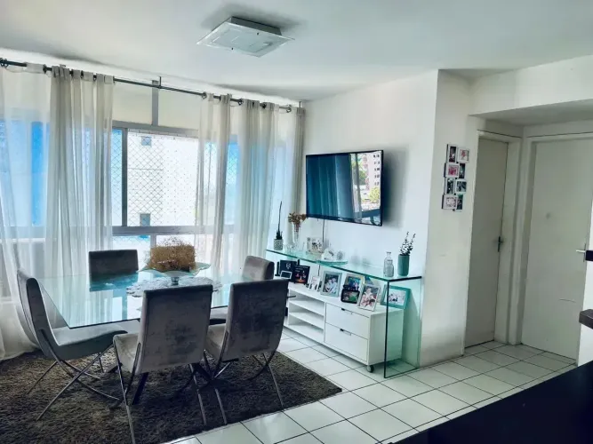 Imóvel para venda possui 110 metros quadrados com 4 quartos em Prado - Recife - PE