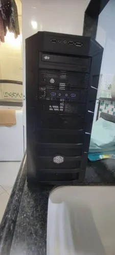 Gabinete usado COOLERMASTER
