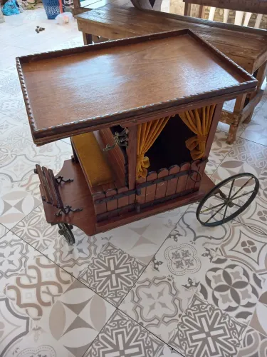 Antigamente/ carruagem colonial para barzinhos
