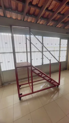 Escada plataforma para estoque, 2metros 