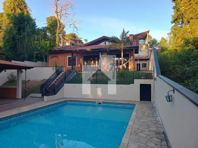 Casa com 3 dormitórios (1 suíte) à venda, 250m² - Condomínio Champs Privés - Pau Arcado, C