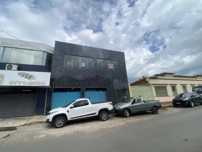 Loja / Salão / Ponto Comercial com 1 quarto para alugar em Sete Lagoas