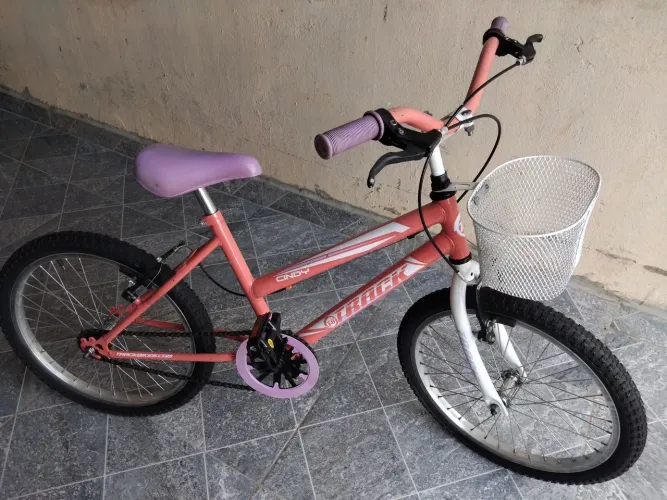 Bicicleta aro 20 vendo ou troco por outra de menor valor um bom presente para seu filho