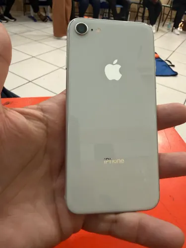 Vendo iPhone 8 - 64 GB 