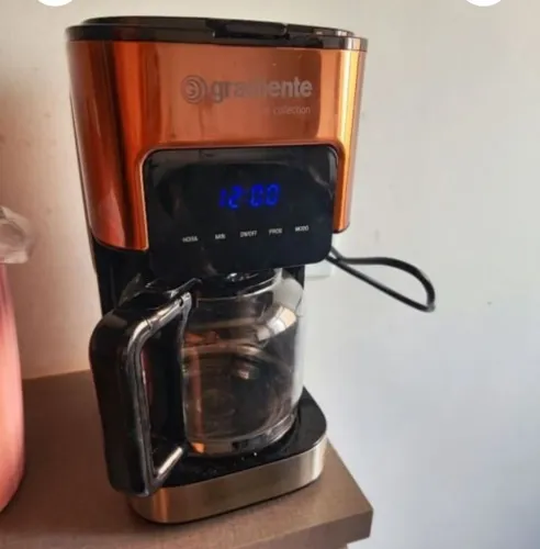 Cafeteira elétrica com tempo programável
