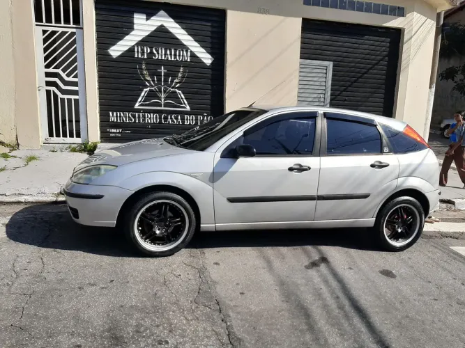 Ford Focus 1.6 S/se/se Plus Flex 8v/16v 5P 2005