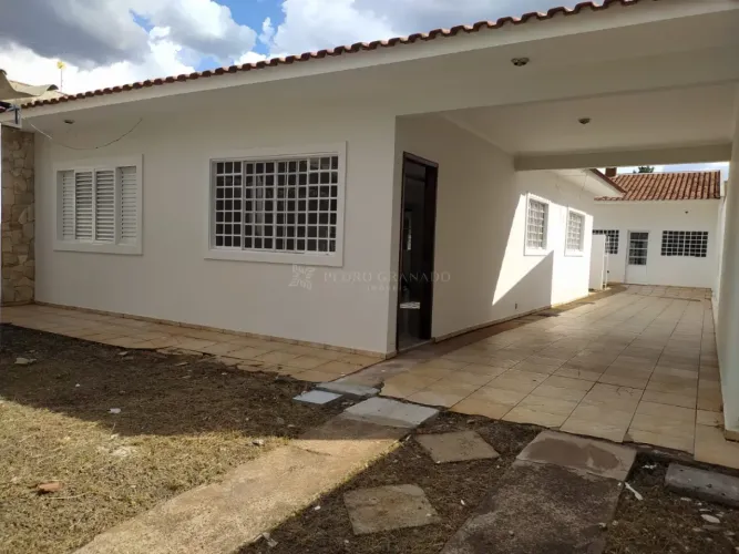 Casa/Sobrado Casa em Maringá
