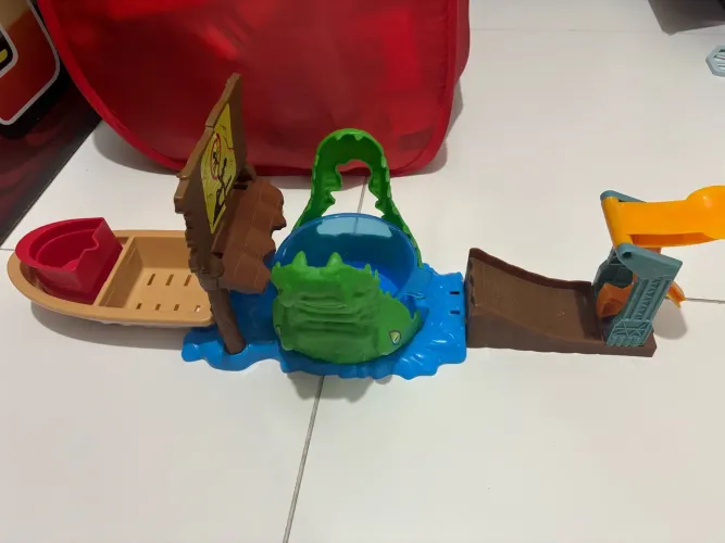 Hot Wheels Color shifters Ataque ao Crocodilo Faminto