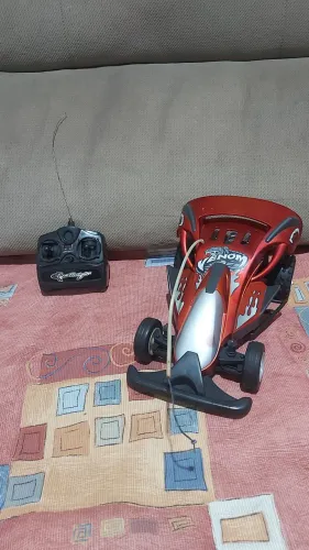 Carrinho Venom de Controle Remoto - No Estado / Para Conserto