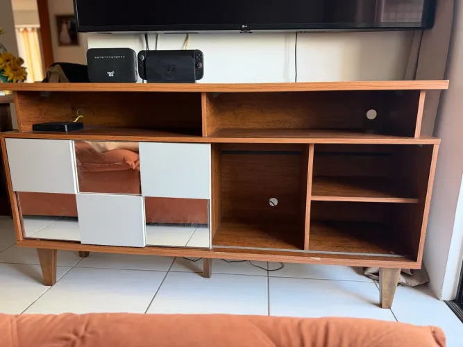 Estante de Sala