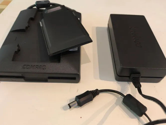 Drive de disquete Compaq  séries 2833 + fonte Compaq 2832A - usado 