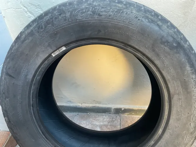 Vendo 4 pneus michelin 195/65 r15 primacy 4