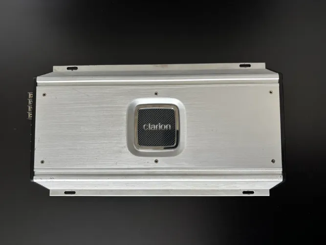 Módulo Amplificador Marítimo Clarion (SQ) APX490M - 4 Canais (720W Max)