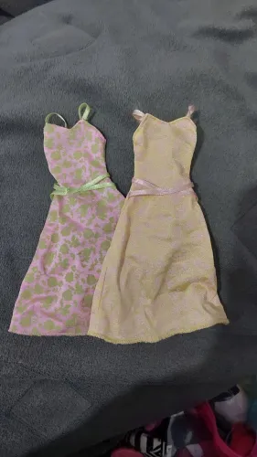 Lote 2 vestidos boneca barbie CHIC 2003/2004
