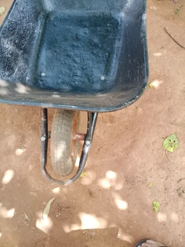 Vende-se carrinho de mão