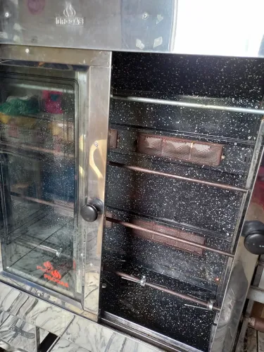 Vendo assadeira de frango.