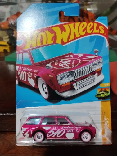 Hot Wheels Datsun BLUE BIRD wagon super t hunt
