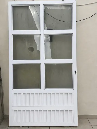 Portao de aluminio com trilho