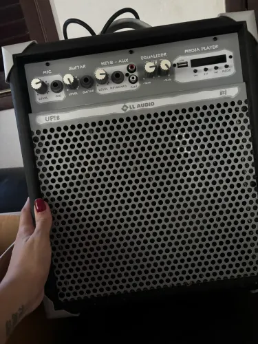 Caixa Amplificada Multiuso LL Audio UP!8