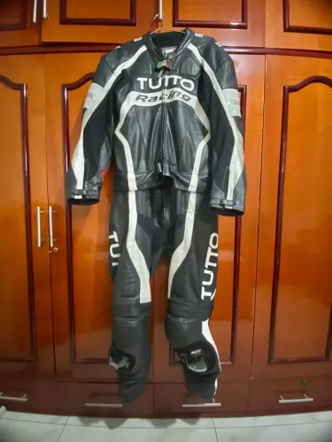 MACACÃO TUTTO COURO 54 2 peças. Moto motociclista motoqueiro