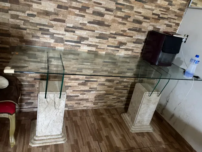 Mesa de Vidro Temperado com Bases em Mármore ? Linda e Conservada