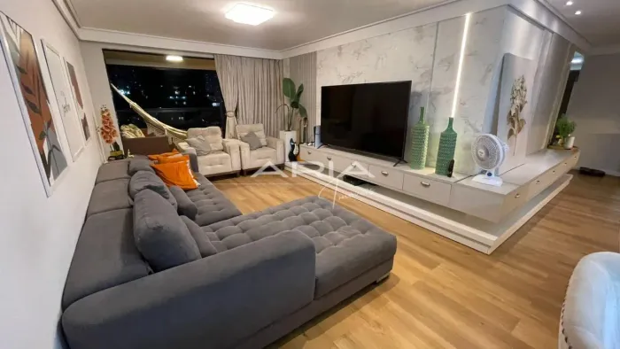 Apartamento à Venda no Cabo Branco 170m Semimobiliado a 300m da Praia