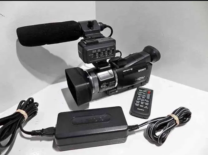 Filmadora Handycan Sony HVR - A1U