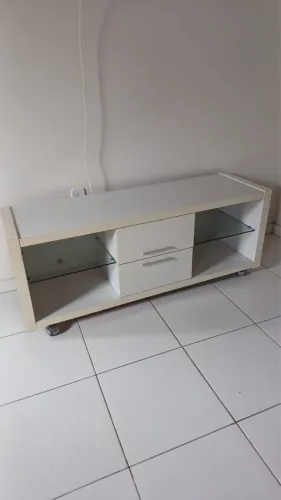 Hack de chão para TV. 