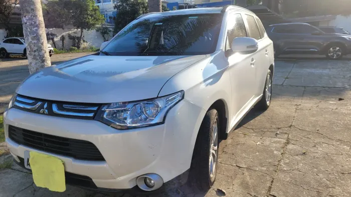 Mitsubishi Outlander 2.0 16V 160cv Aut. 2014