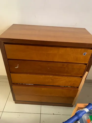 Cômoda com 5 gavetas - Madeira maciça