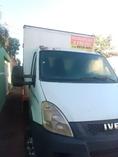 Vendo ou troca caminhão Iveco baú 2012