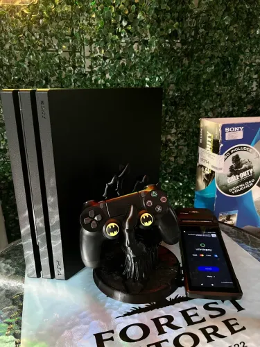 PS4 PRO semi-novo completo 