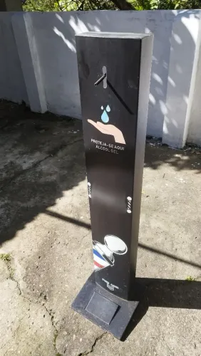 Suporte torre para álcool 