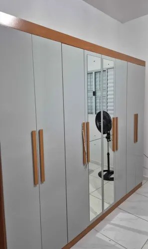 Guarda roupa de casal em perfeito estado com entrega e montagem grátis