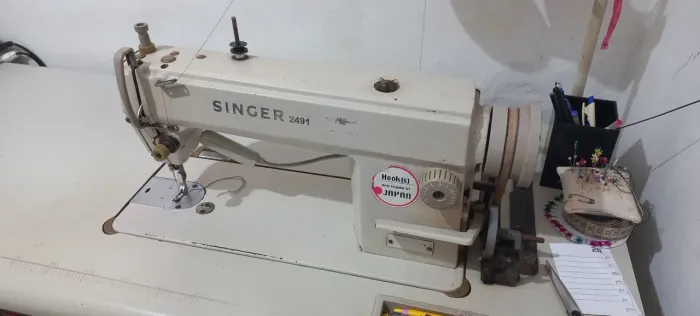 Máquina industrial de costura singer modelo 2491