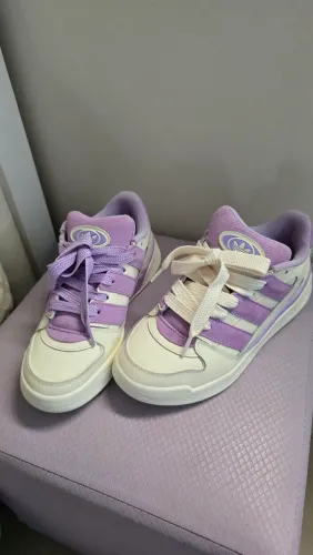 Tênis adidas