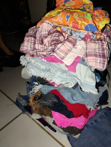 lote de roupas variadas