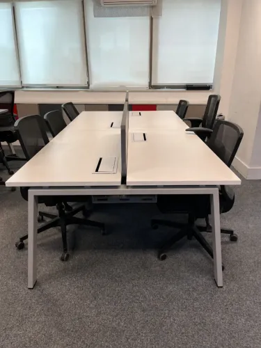 Baia de Escritório Corporativa Dupla com Divisória 4 Posições - Excelente Estado