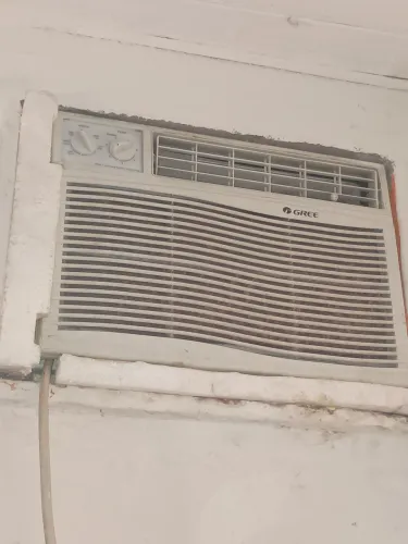 Ar condicionado de janela pra sair logo