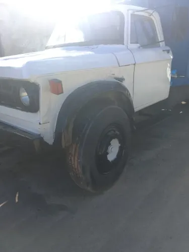 Vende e troca Dodge 6x4 