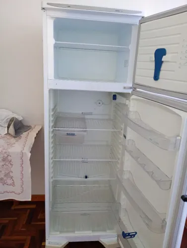 Vendo geladeira Dako ótimo estado 380 litros